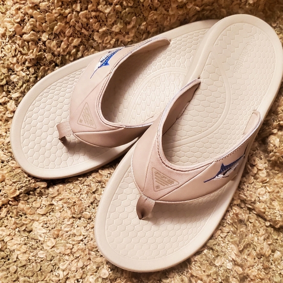columbia pfg flip flops